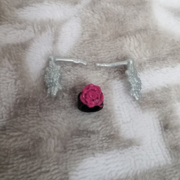 Ever After High Doll Accessories Earrings Bracelet Briar Beauty First Chapter - Picture 1 of 1